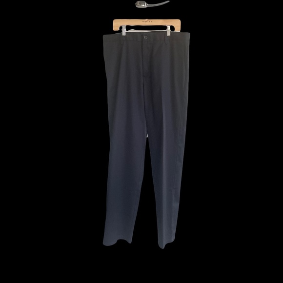 Men's Tall Black Dockers Signature Iron Free Khakis Classic Fit - Picture 3 of 5